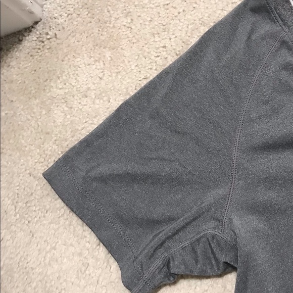 🆕🔥NIKEPRO DRI FIT REALLY CUTE SILKY SOFT GRAY&WHITE STRIPED V-NECK&BLACK SHIRT - Picture 4 of 16